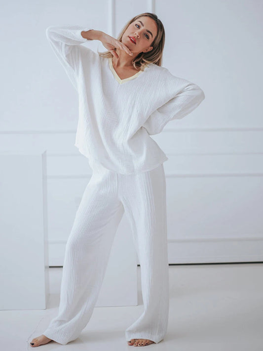 Pijama com Top de Decote em V e Calças Compridas