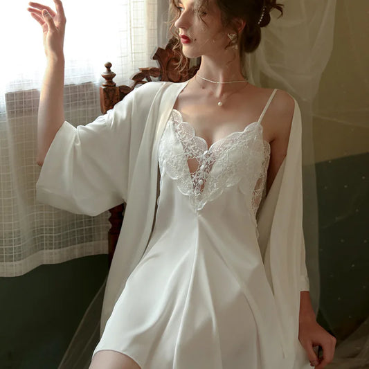 Robe set comes with heart shape lace at the front of the nightgown